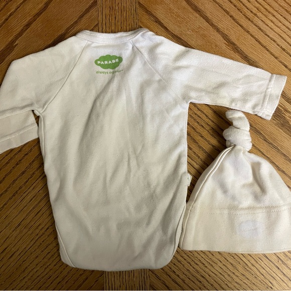 Parade Organics Peanut Newborn Outfit - Picture 2 of 2
